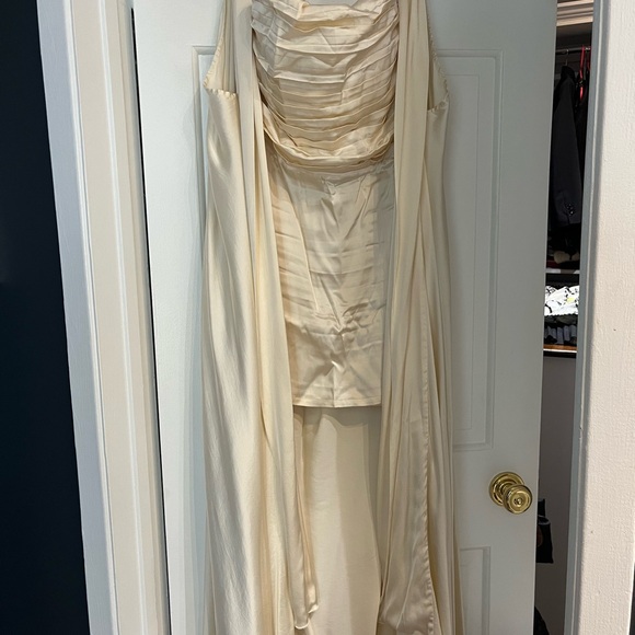 X revolve Bardot mini dress set with cape size xs ivory. - Picture 3 of 4